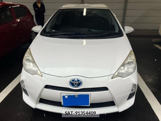 Toyota AQUA 2013-09 7614998-2