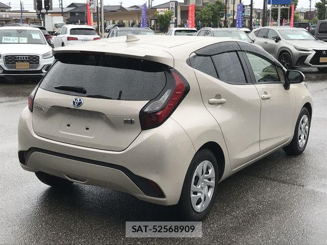 Toyota AQUA 2021-07 7614932-2