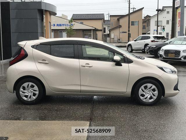Toyota AQUA 2021-07 7614932-5