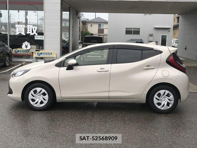 Toyota AQUA 2021-07 7614932-6