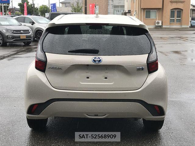 Toyota AQUA 2021-07 7614932-8