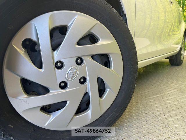 Toyota AQUA 2015-12 7614965-12