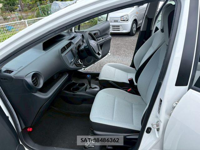 Toyota AQUA 2019-05 7614973-11