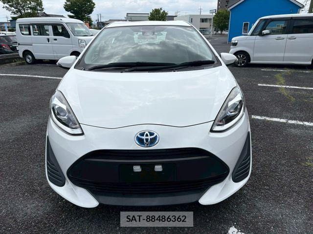 Toyota AQUA 2019-05 7614973-3