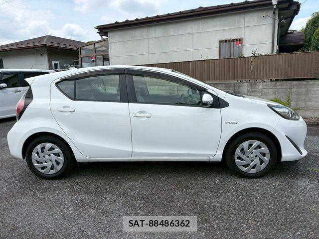 Toyota AQUA 2019-05 7614973-5