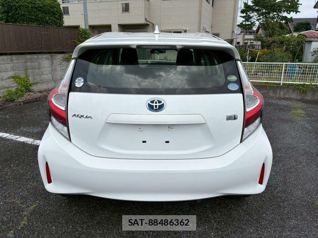 Toyota AQUA 2019-05 7614973-8