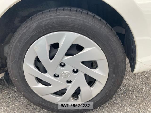 Toyota AQUA 2017-08 7614976-5