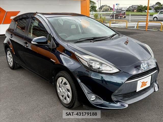 Toyota AQUA 2017-10 7614968-9