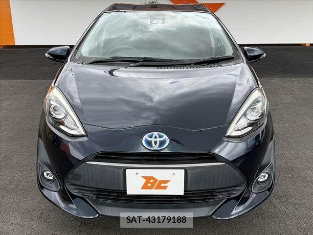 Toyota AQUA 2017-10 7614968-8