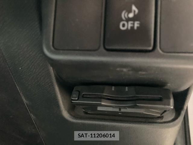 Toyota AQUA 2013-04 7615001-18