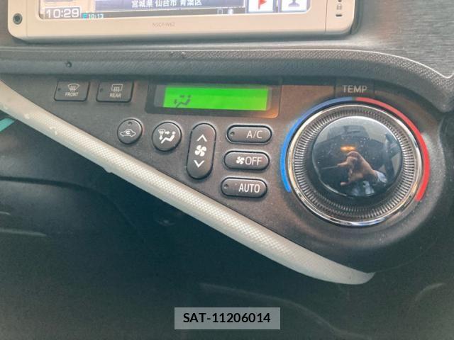 Toyota AQUA 2013-04 7615001-23