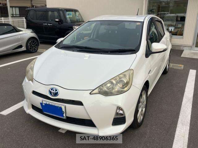 Toyota AQUA 2013-07 7614992-0