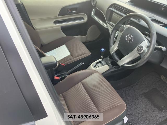 Toyota AQUA 2013-07 7614992-9