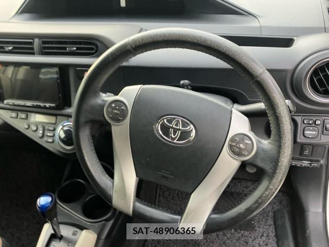 Toyota AQUA 2013-07 7614992-10