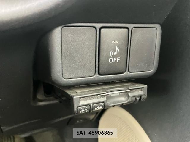 Toyota AQUA 2013-07 7614992-13