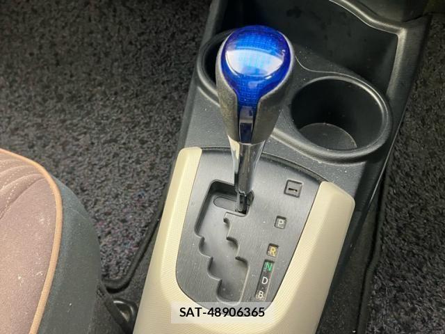 Toyota AQUA 2013-07 7614992-17