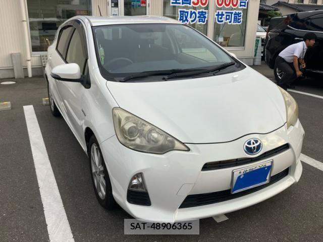 Toyota AQUA 2013-07 7614992-1