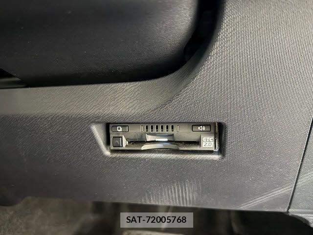 Toyota AQUA 2019-09 7614948-11