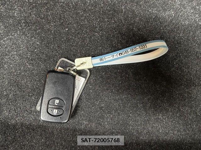 Toyota AQUA 2019-09 7614948-21