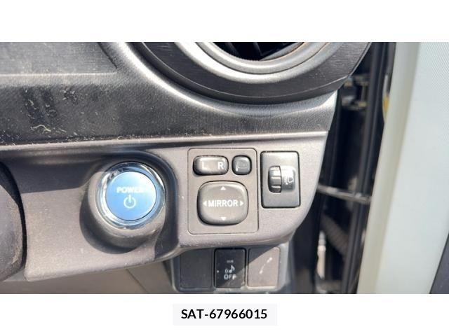 Toyota AQUA 2012-09 7615000-9