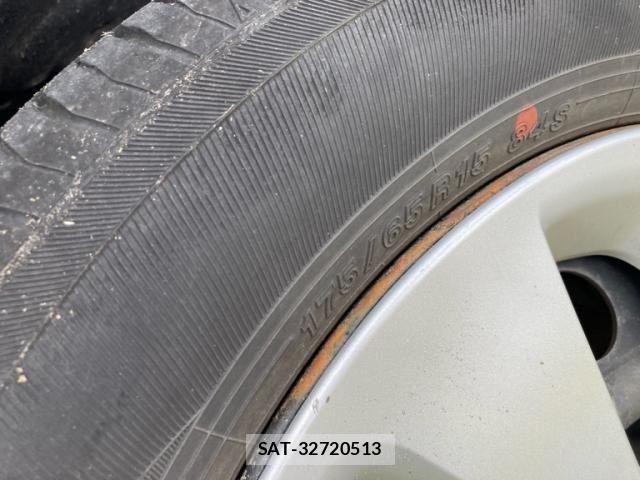 Toyota AQUA 2012-09 7615002-11
