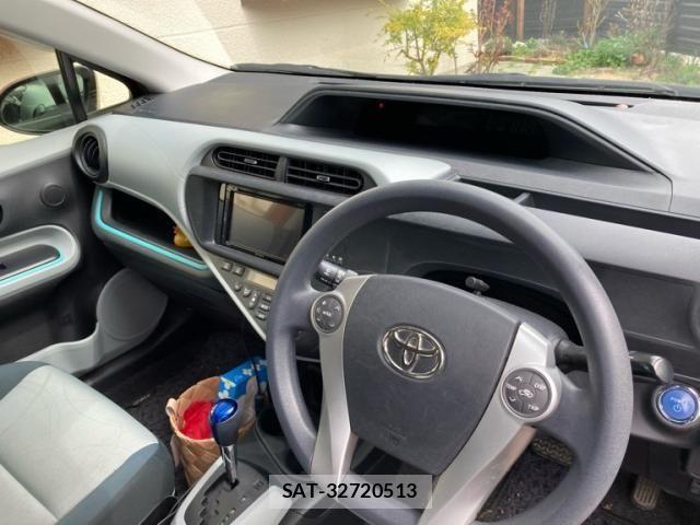 Toyota AQUA 2012-09 7615002-15
