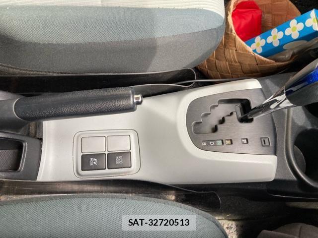 Toyota AQUA 2012-09 7615002-27
