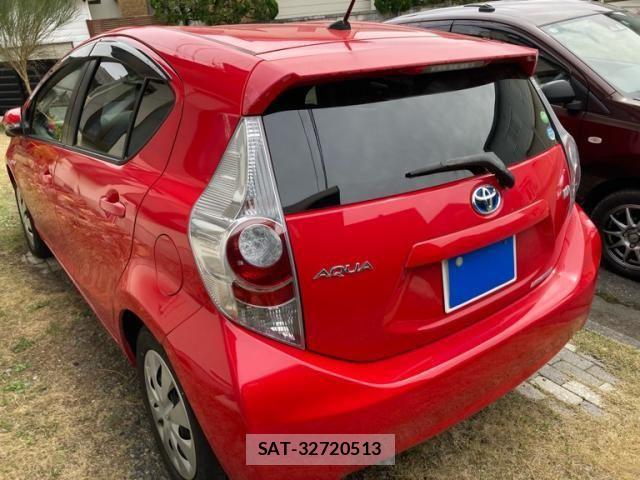 Toyota AQUA 2012-09 7615002-4