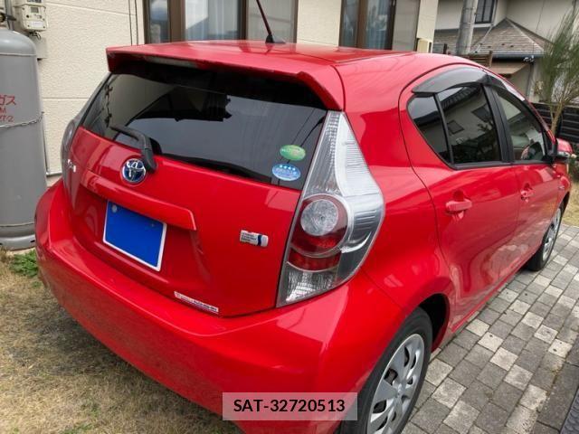 Toyota AQUA 2012-09 7615002-5