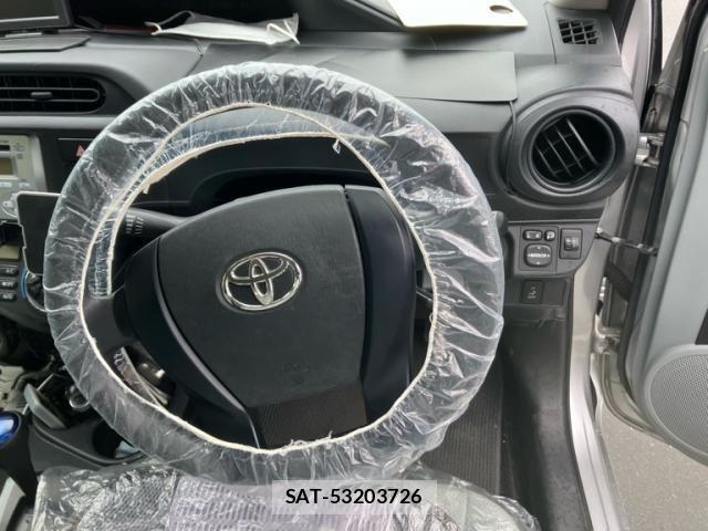Toyota AQUA 2012-04 7614995-10