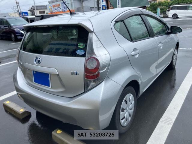 Toyota AQUA 2012-04 7614995-3