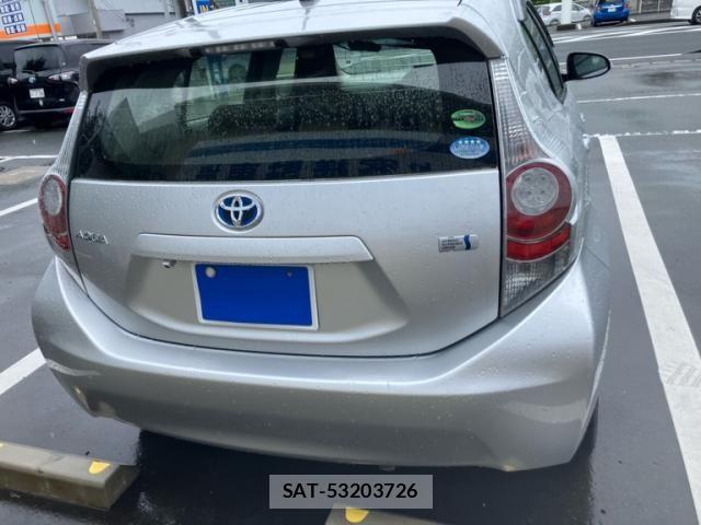 Toyota AQUA 2012-04 7614995-4