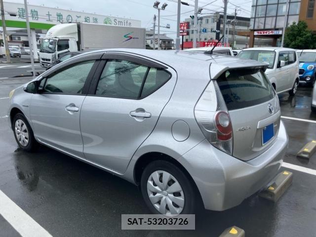 Toyota AQUA 2012-04 7614995-5