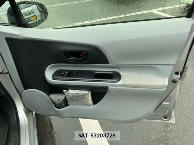 Toyota AQUA 2012-04 7614995-7