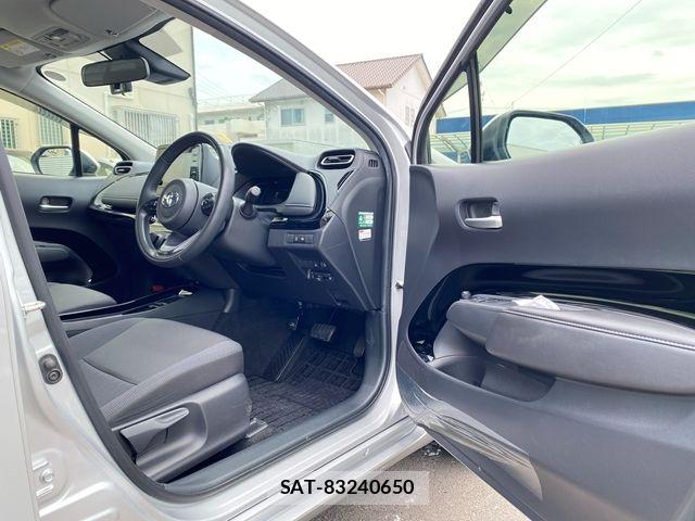 Toyota AQUA 2022-11 7614950-12