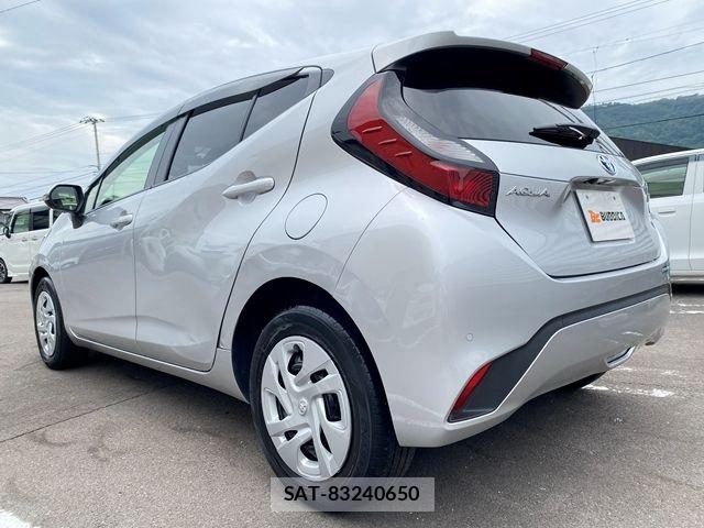 Toyota AQUA 2022-11 7614950-8