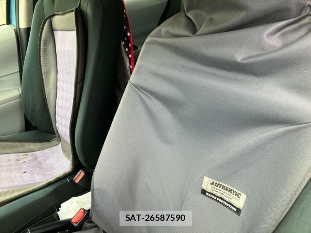 Toyota AQUA 2012-06 7614999-11