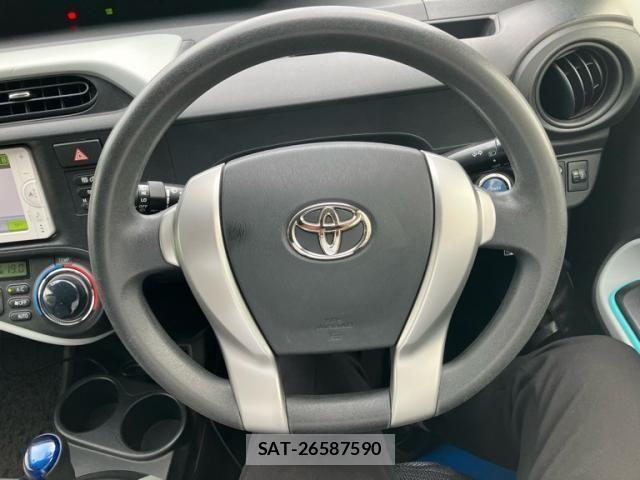 Toyota AQUA 2012-06 7614999-15