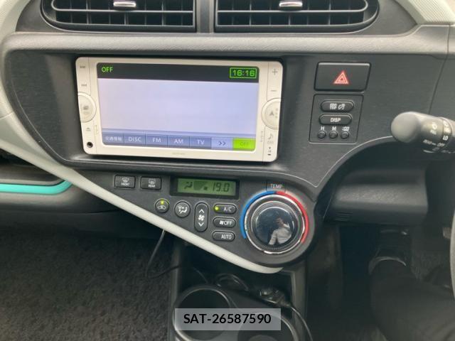 Toyota AQUA 2012-06 7614999-17