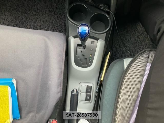 Toyota AQUA 2012-06 7614999-18