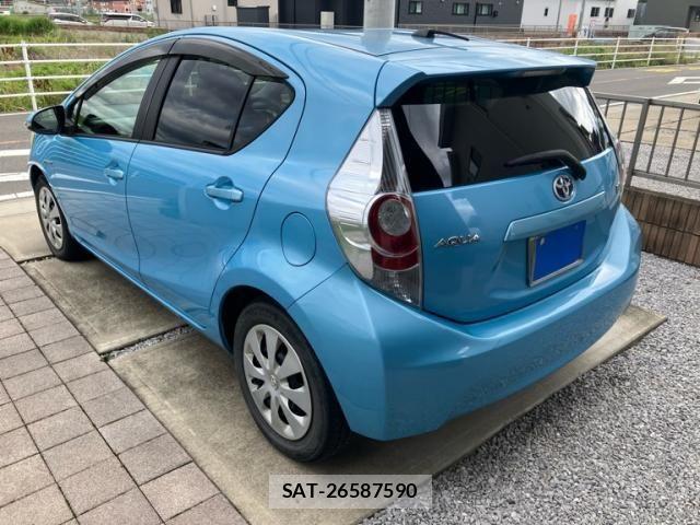 Toyota AQUA 2012-06 7614999-2