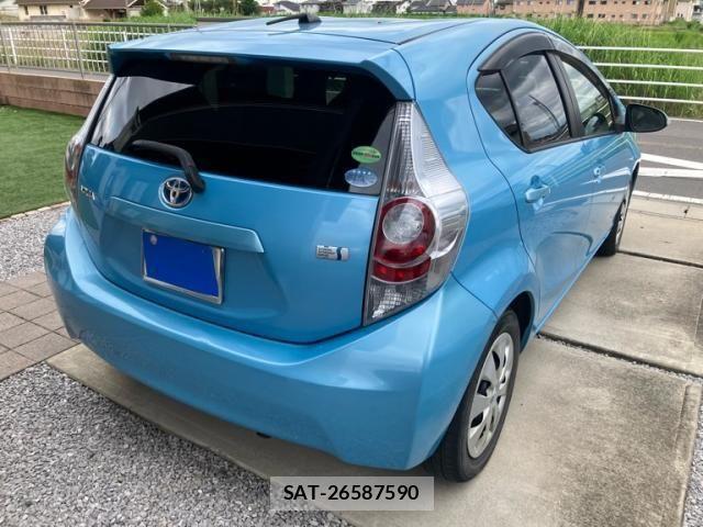 Toyota AQUA 2012-06 7614999-3
