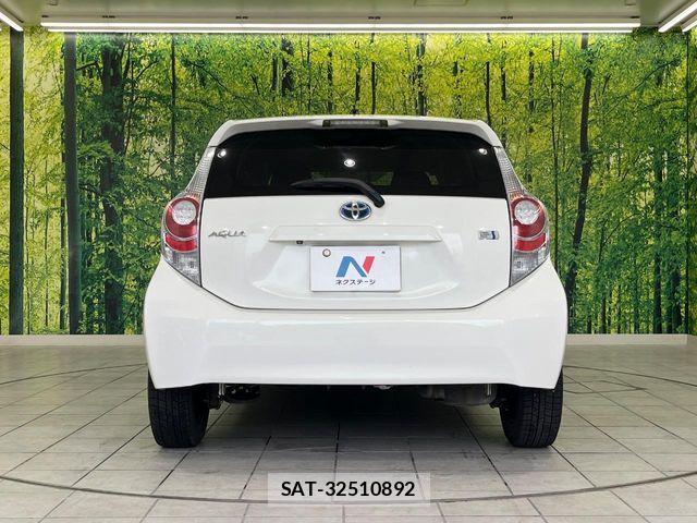 Toyota AQUA 2012-09 7614977-14