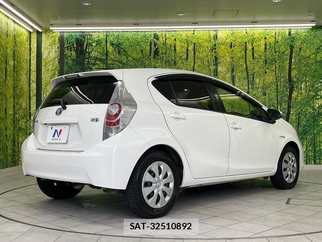 Toyota AQUA 2012-09 7614977-16