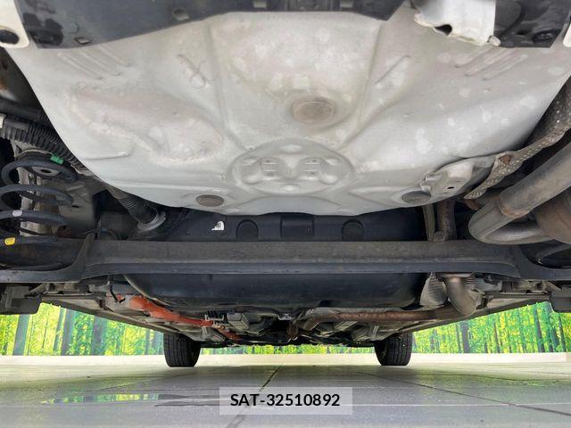 Toyota AQUA 2012-09 7614977-18