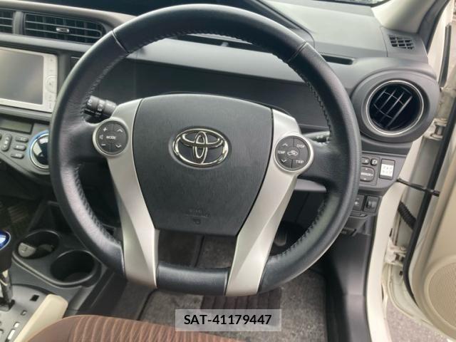 Toyota AQUA 2012-07 7614983-16