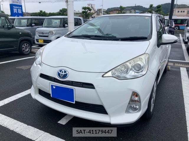 Toyota AQUA 2012-07 7614983-1