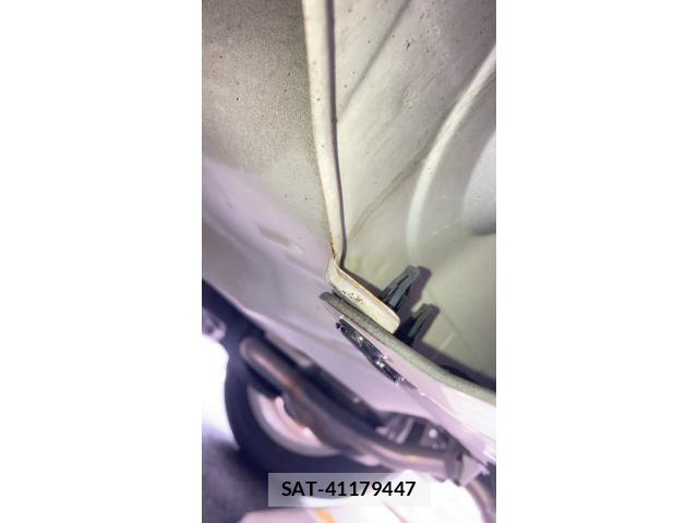 Toyota AQUA 2012-07 7614983-22