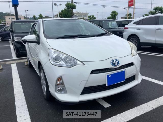 Toyota AQUA 2012-07 7614983-2