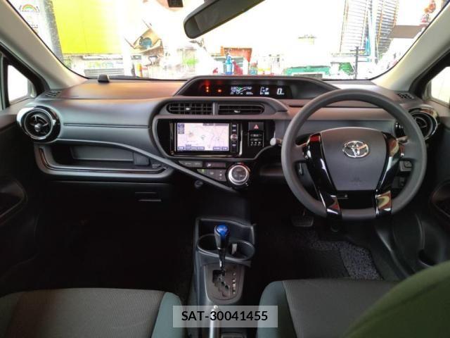 Toyota AQUA 2017-01 7614940-2